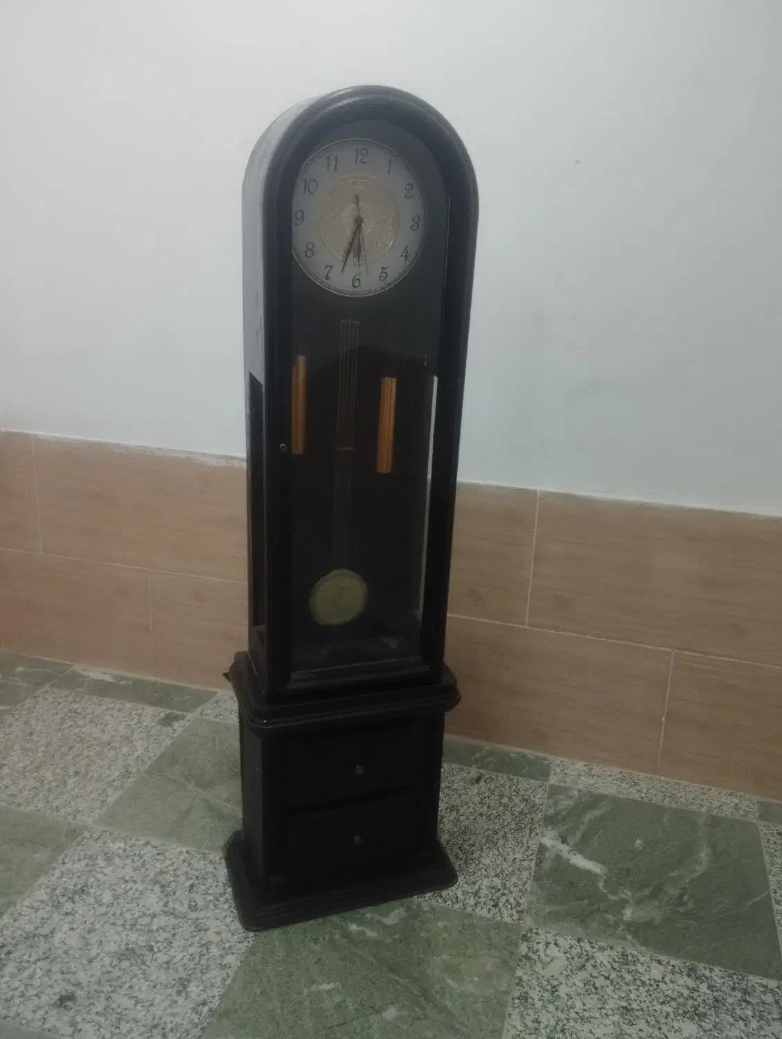 ساعت ایستاده قدیمی|کلکسیون اشیاء عتیقه|بیرجند, |دیوار