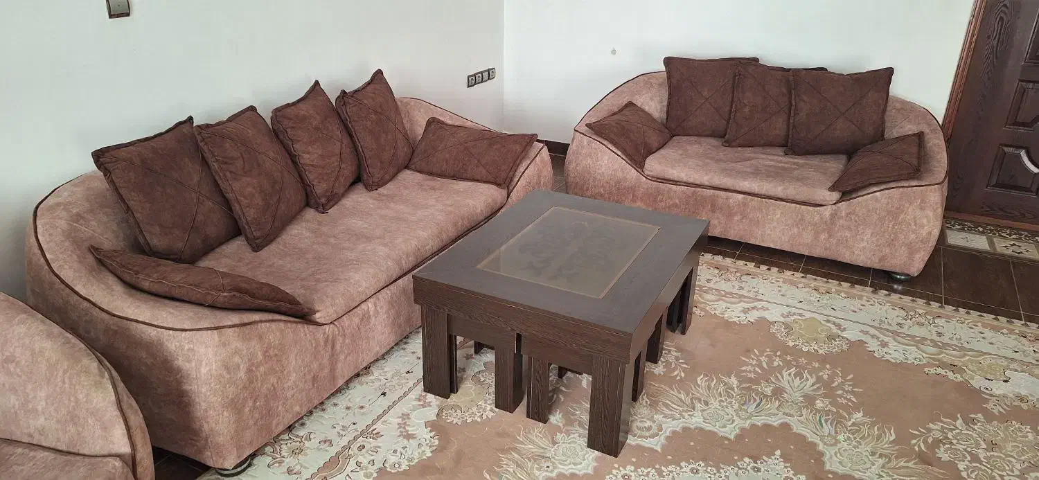 مبل ۷نفره با جلو مبلی و ۴ عدد میز عسلی|مبلمان خانگی و میز عسلی|فریدون‌کنار, |دیوار