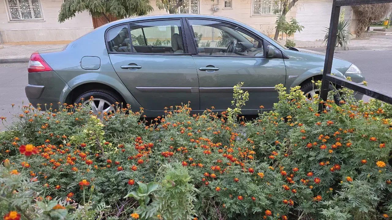 مگان ۲۰۰۰ اتومات مدل ۲۰۱۰|خودرو سواری و وانت|مشهد, راهنمایی|دیوار