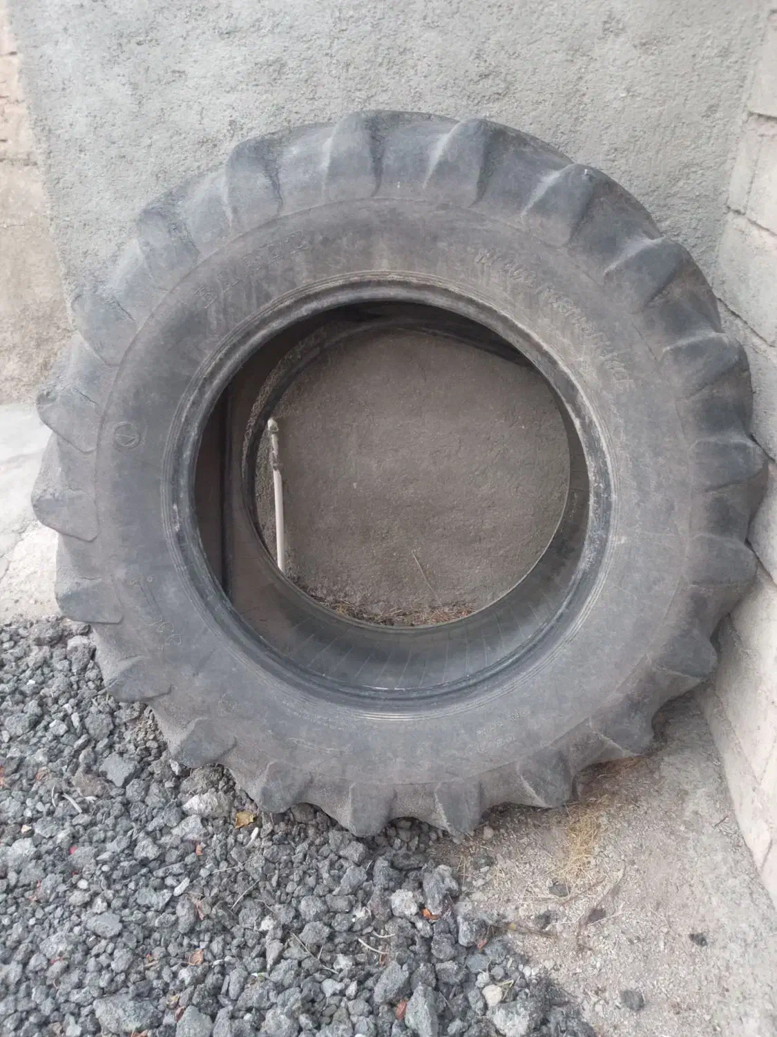 لاستیک تراکتور 285|قطعات یدکی و لوازم جانبی|بیستون, |دیوار