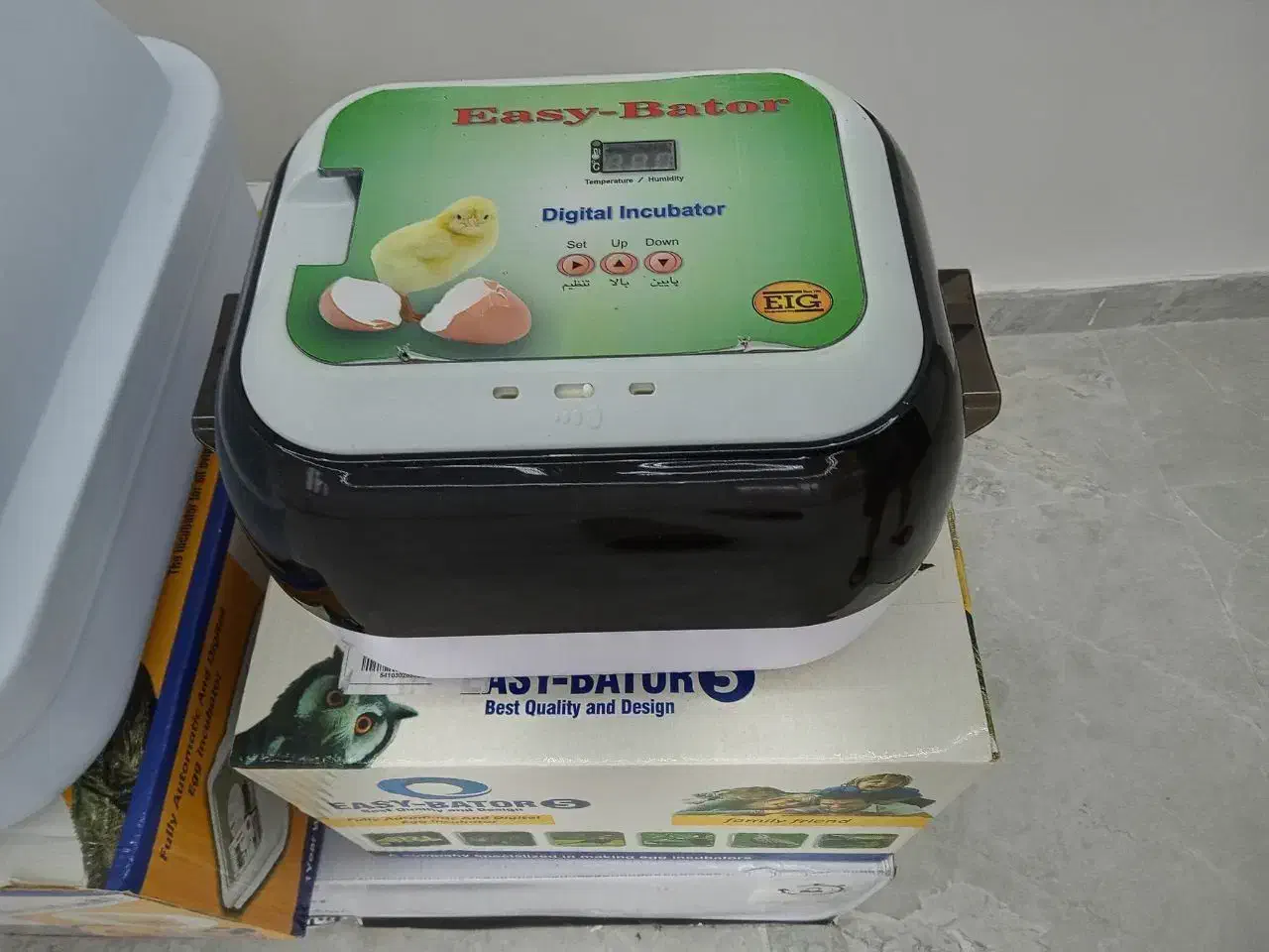 دستگاه جوجه کشی ایزی باتور ۵|لوازم جانبی حیوانات|آستانه اشرفیه, |دیوار