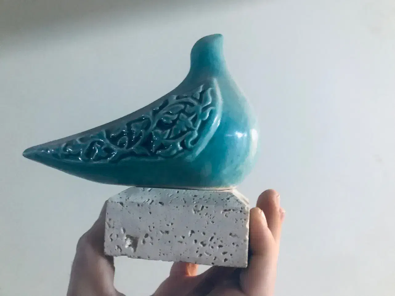 مجسمه و شمعدان کلکسیونی با حکاکی دست|کلکسیون اشیاء عتیقه|تهران, نیروی هوایی (پیروزی)|دیوار