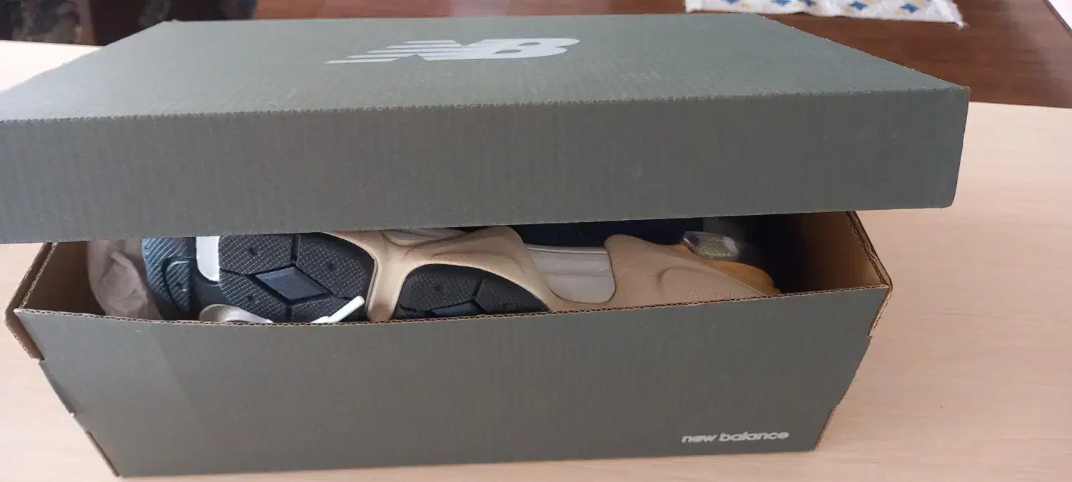 کفش نیو بالانس9060 اصل ویتنام سایز ۴۲ تخفیفی|کیف، کفش، کمربند|کاشان, کارگر|دیوار