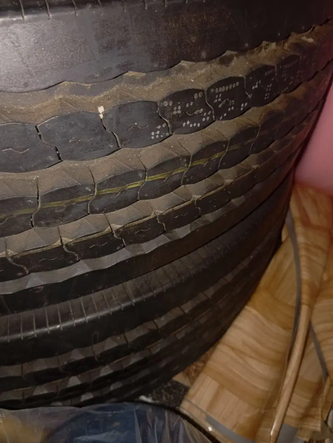 فروش لاستیک 235/75/17/5|قطعات یدکی و لوازم جانبی|باغ صفا, |دیوار