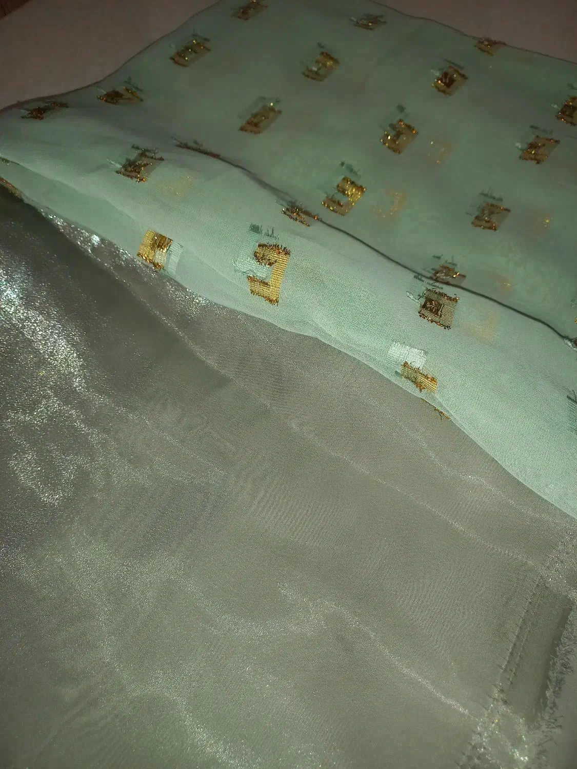 ۲ قواره پارچه اطلسی|لباس|سنندج, |دیوار