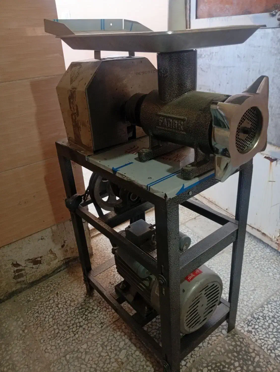 چرخ گوشت تسمهای 32|فروشگاه و مغازه|گلپایگان, |دیوار