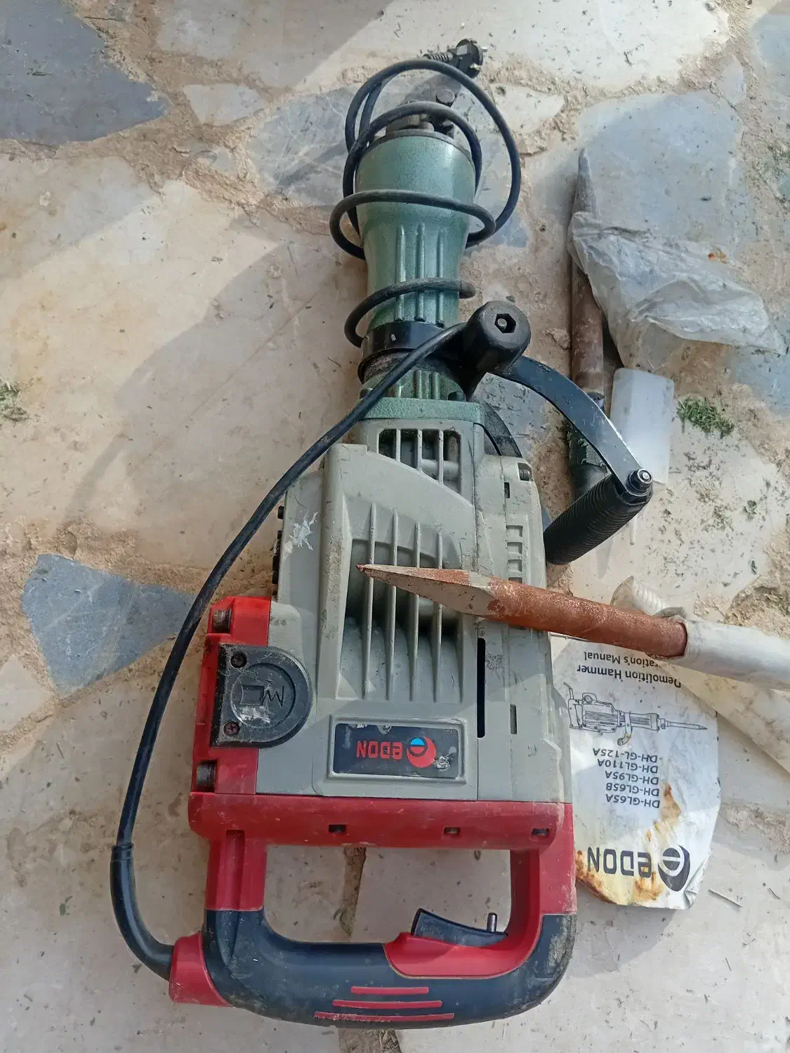 پیکور|ابزارآلات|درمیان, |دیوار