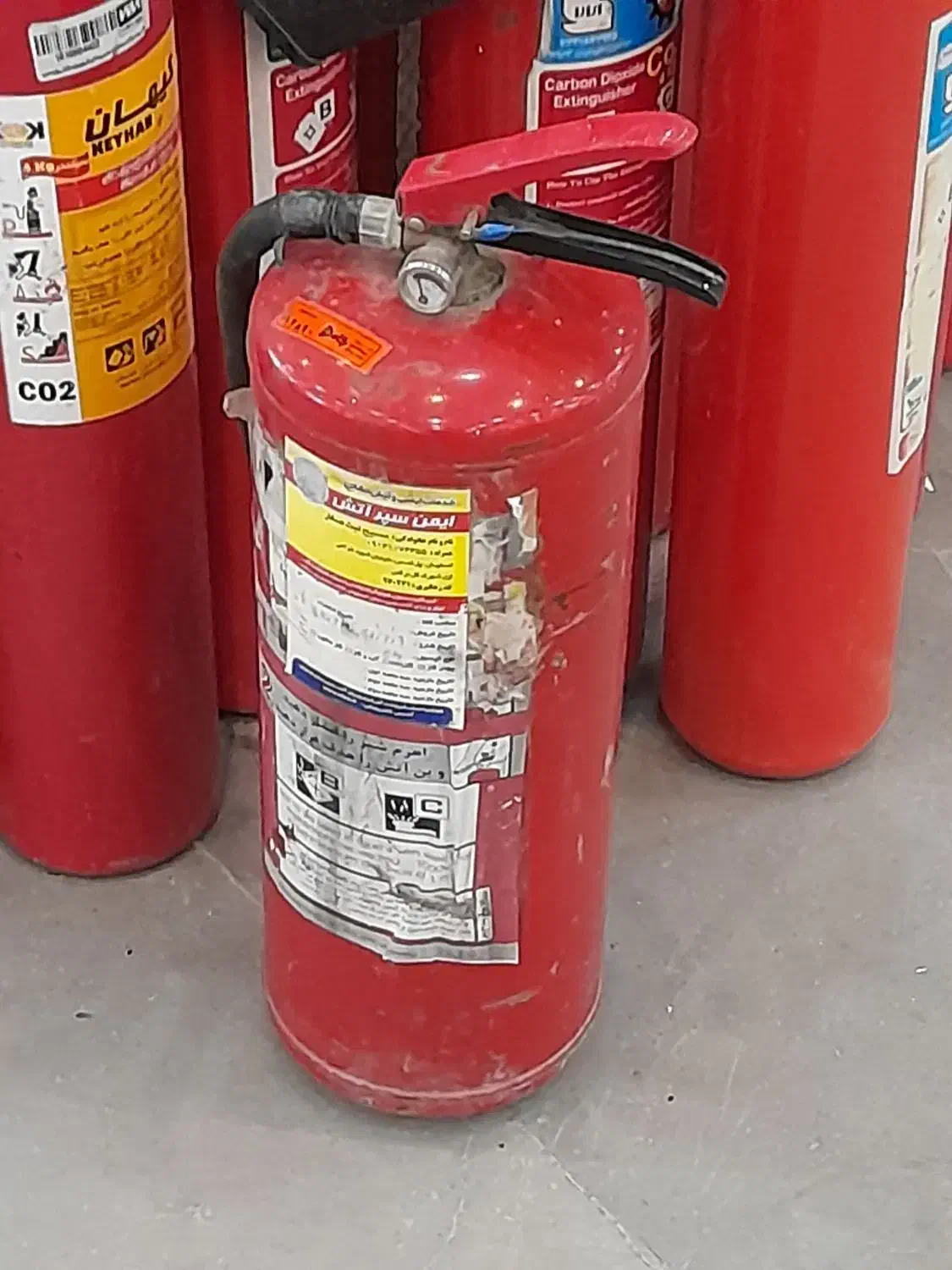 کپسول اتش نشانی|ماشینآلات صنعتی|فردوسیه, |دیوار