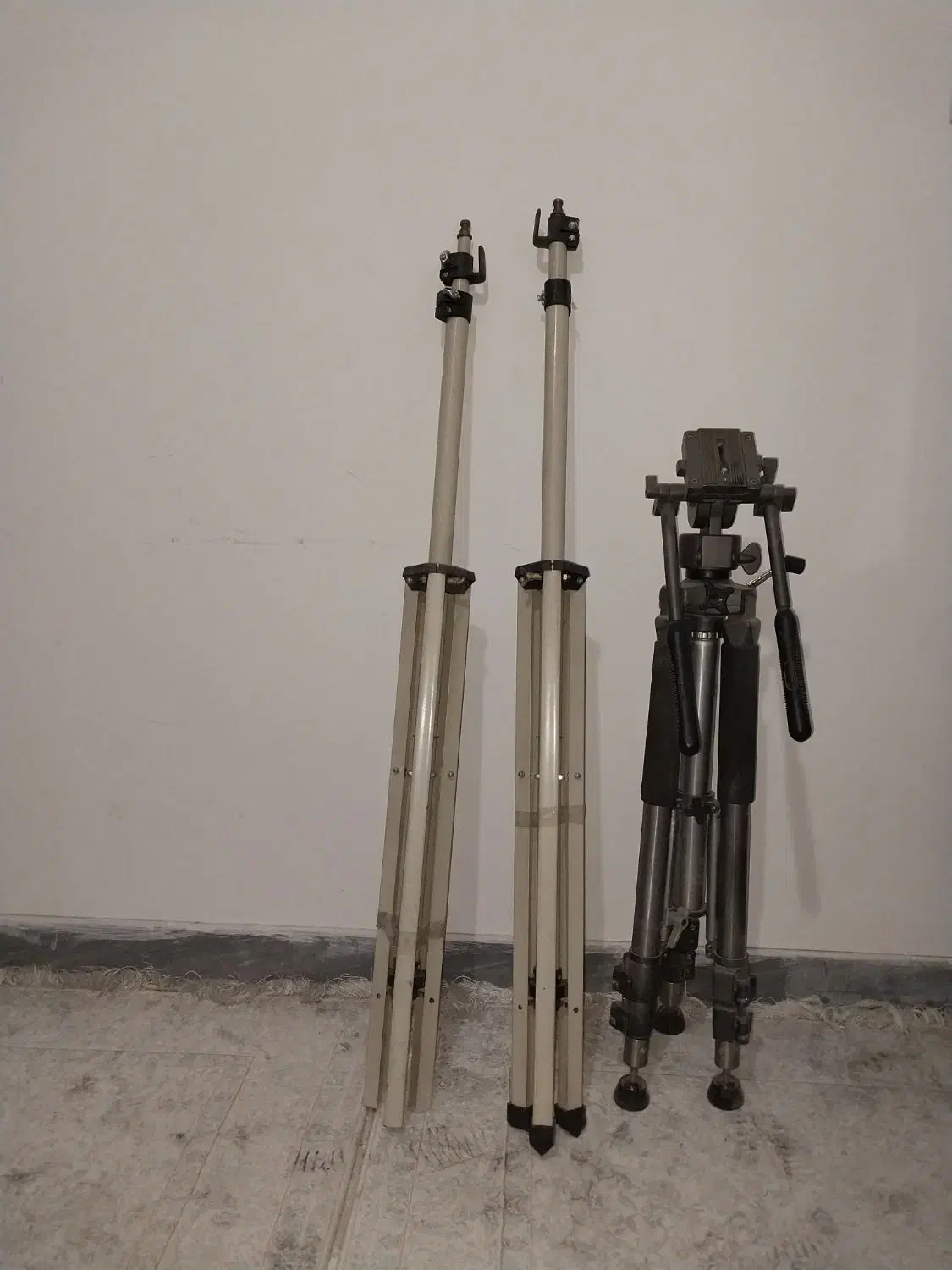 پایه دوربین و پایه چراغ|دوربین عکاسی و فیلمبرداری|قم, چهل درخت|دیوار