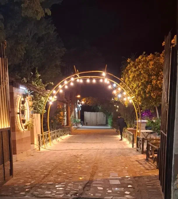 استخدام کاپیتان و‌سوپروایزر باغ برای رستوران برند|استخدام خدمات فروشگاه و رستوران|شاندیز, |دیوار