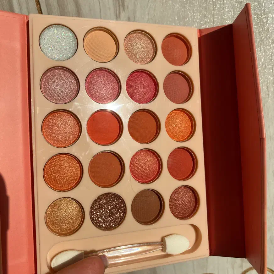 سایه کتابی|آرایشی، بهداشتی، درمانی|شاهین دژ, |دیوار