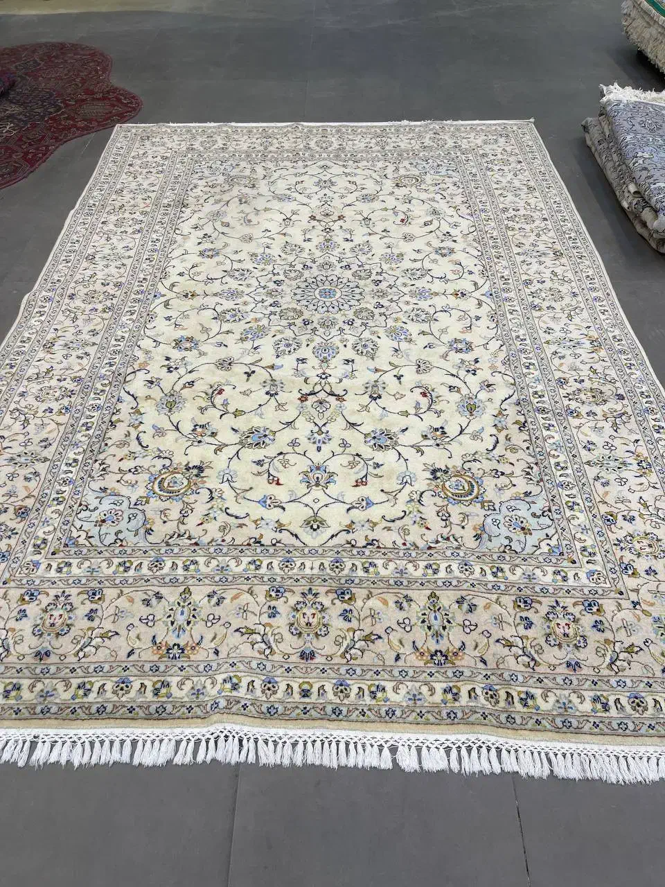 فرش دستباف (بساک) ۹ متری کرم اعلاباف کاشی|فرش|مشکیندشت, |دیوار