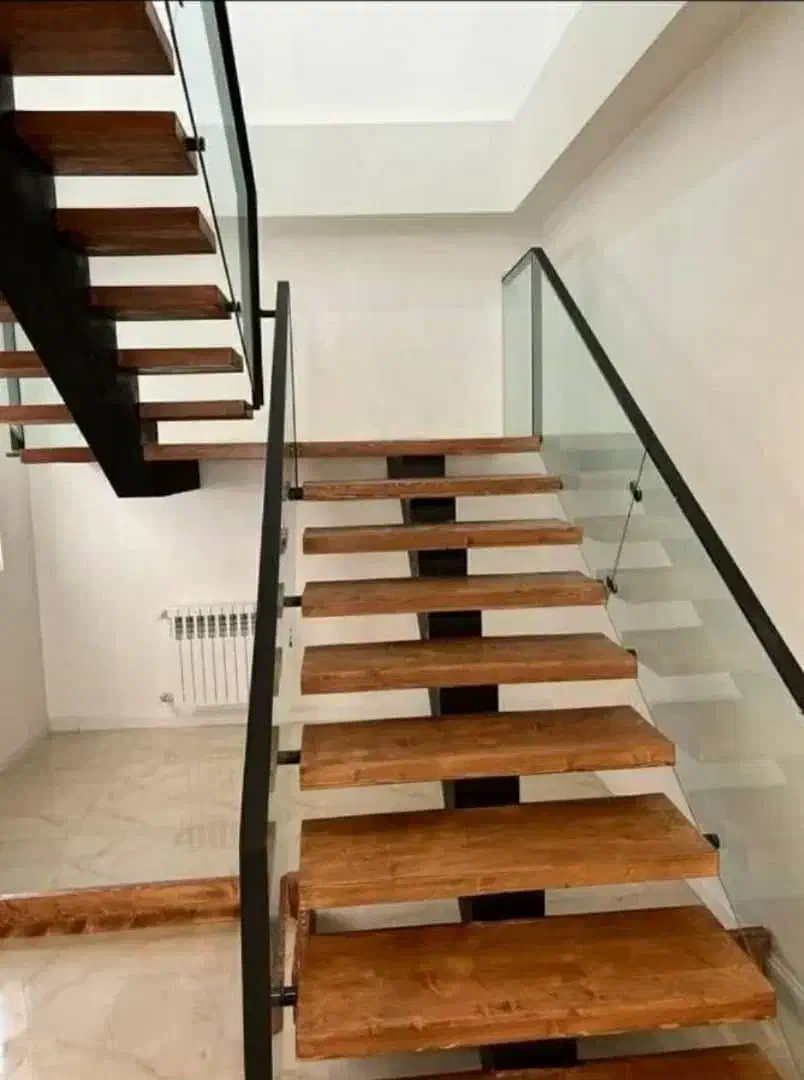 پله فلزی.گرد.پله معلق.دوبلکسی.پله پیچ نرده|خدمات پیشه و مهارت|رودهن, |دیوار