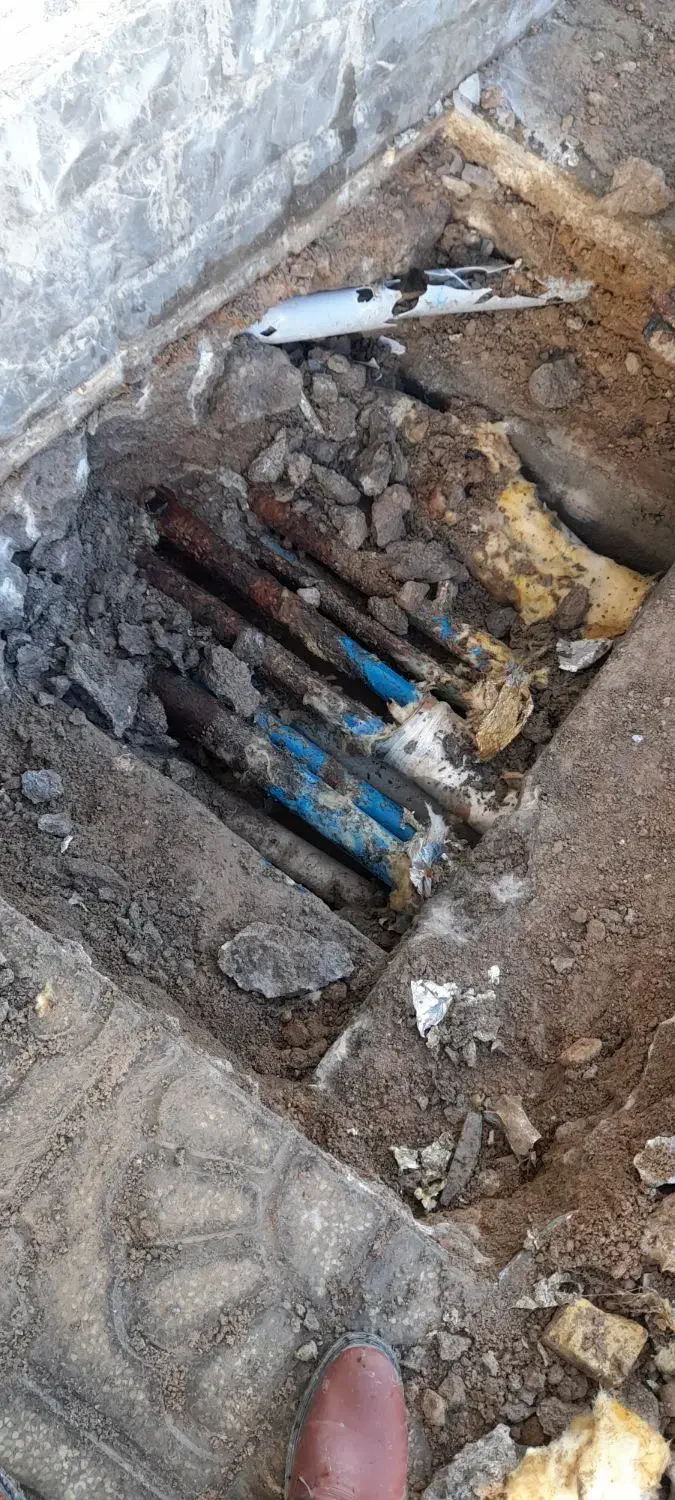 نشتی یابی بادستگاه ضمانتی لوله کشی لوله باز کنی|خدمات پیشه و مهارت|گلبهار, شهر جدید گلبهار|دیوار