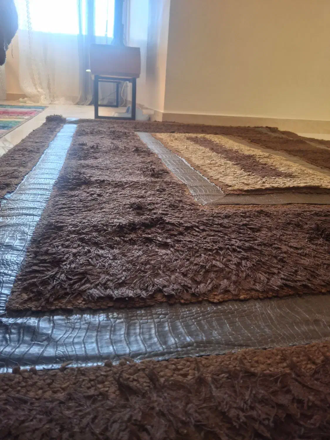 فرش ۴ متری قهوه ای|فرش|کرج, ساماندهی|دیوار