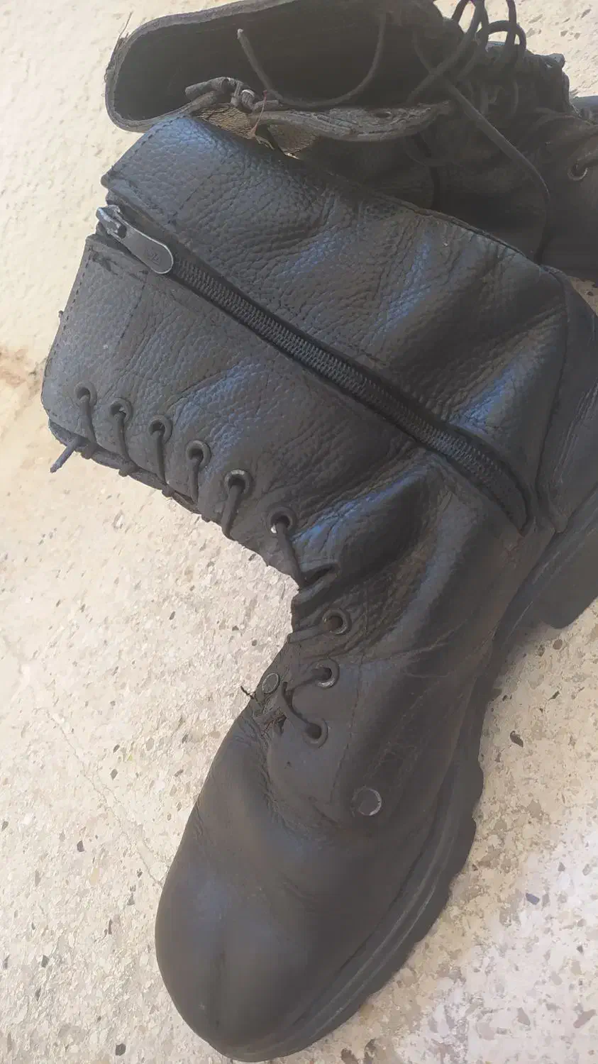 پوتین|کیف، کفش، کمربند|سرپل ذهاب, |دیوار