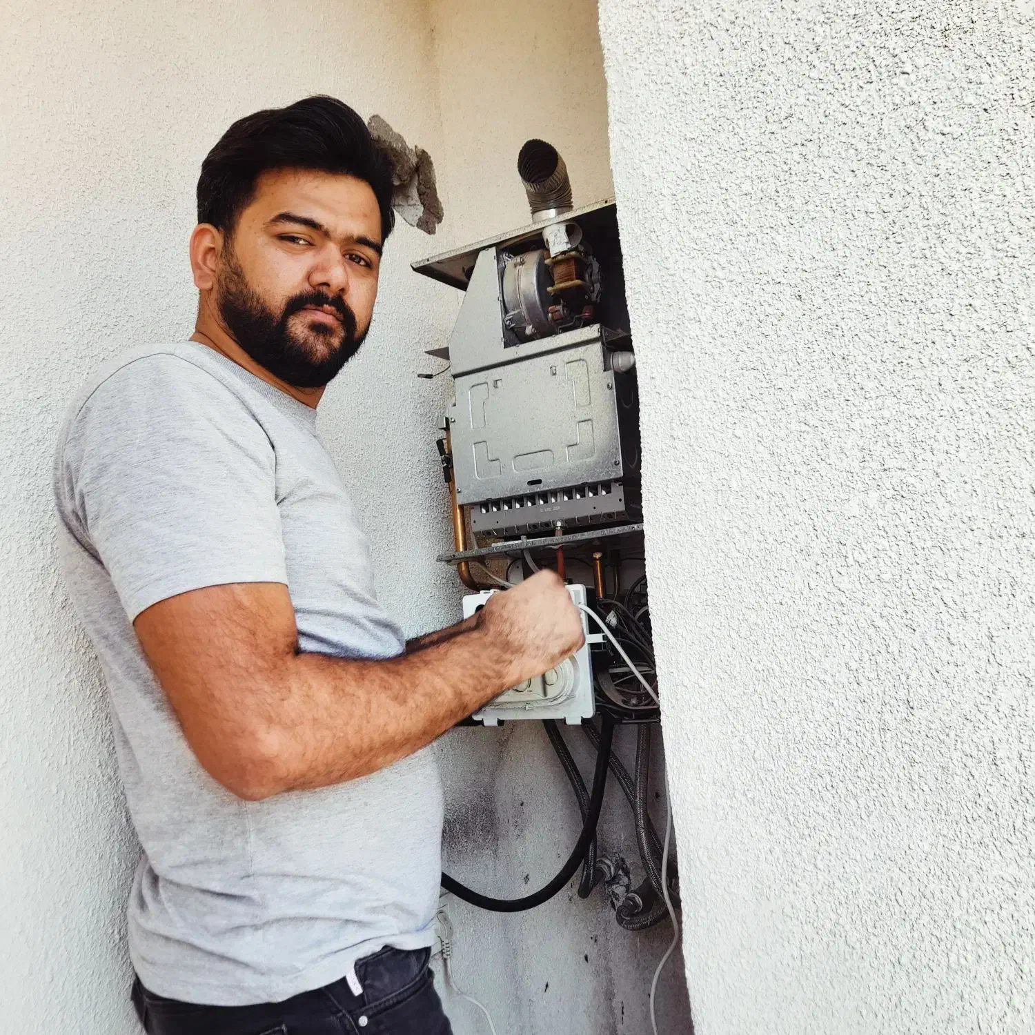 ، نصب  تعمیر پکیج، بگرمکن، کولرگازی،تصفیه اب خانگی|خدمات پیشه و مهارت|دماوند, گیلاوند|دیوار