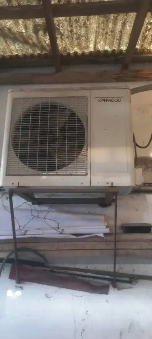 اسپیلت|کولر گازی و فنکوئل|بندر انزلی, آذربایجان|دیوار