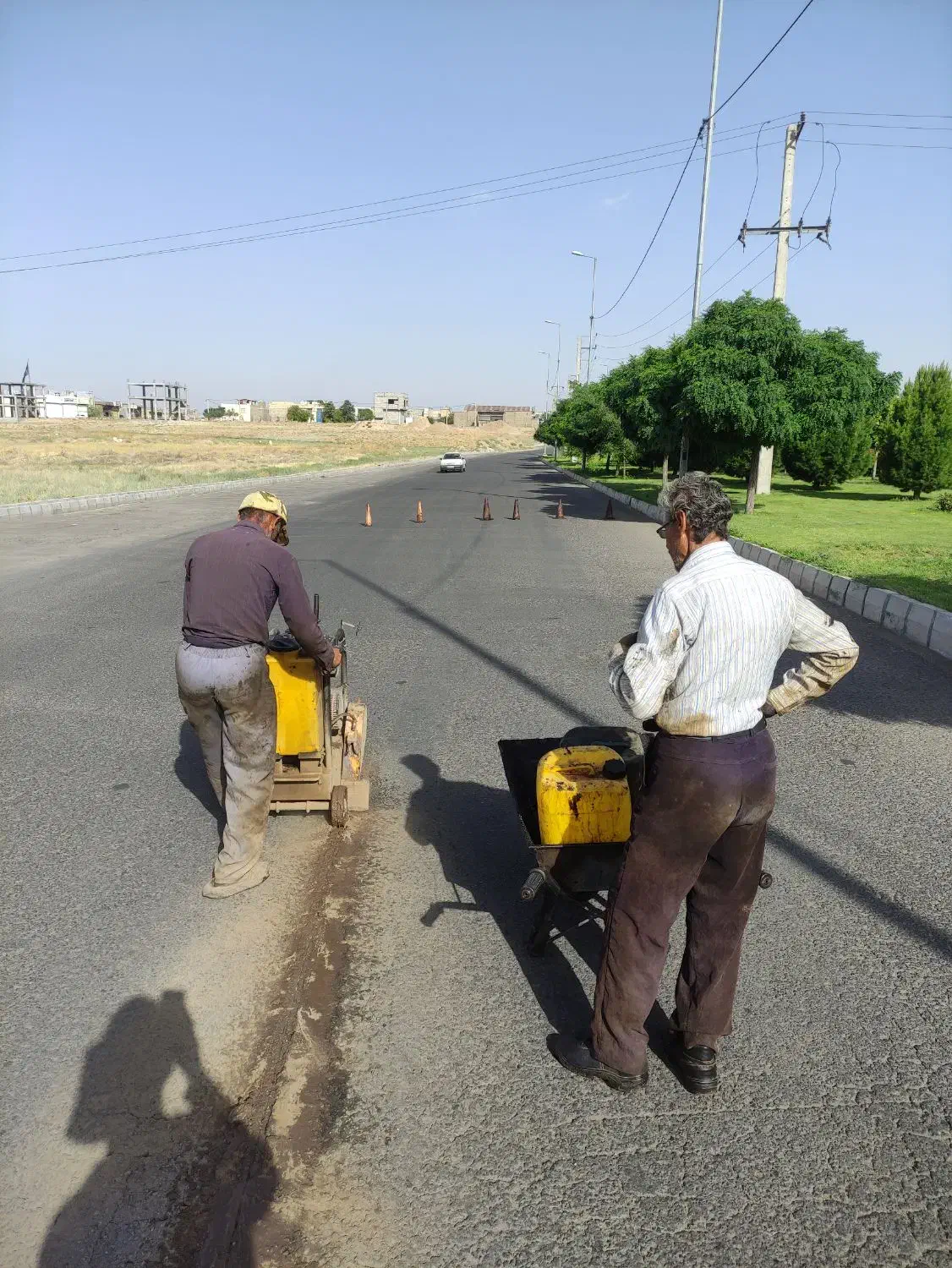 خدمات حفاری پی کنی تسطیح با بکهو و غلطک و کاتر زنی|خدمات پیشه و مهارت|زنجان, |دیوار