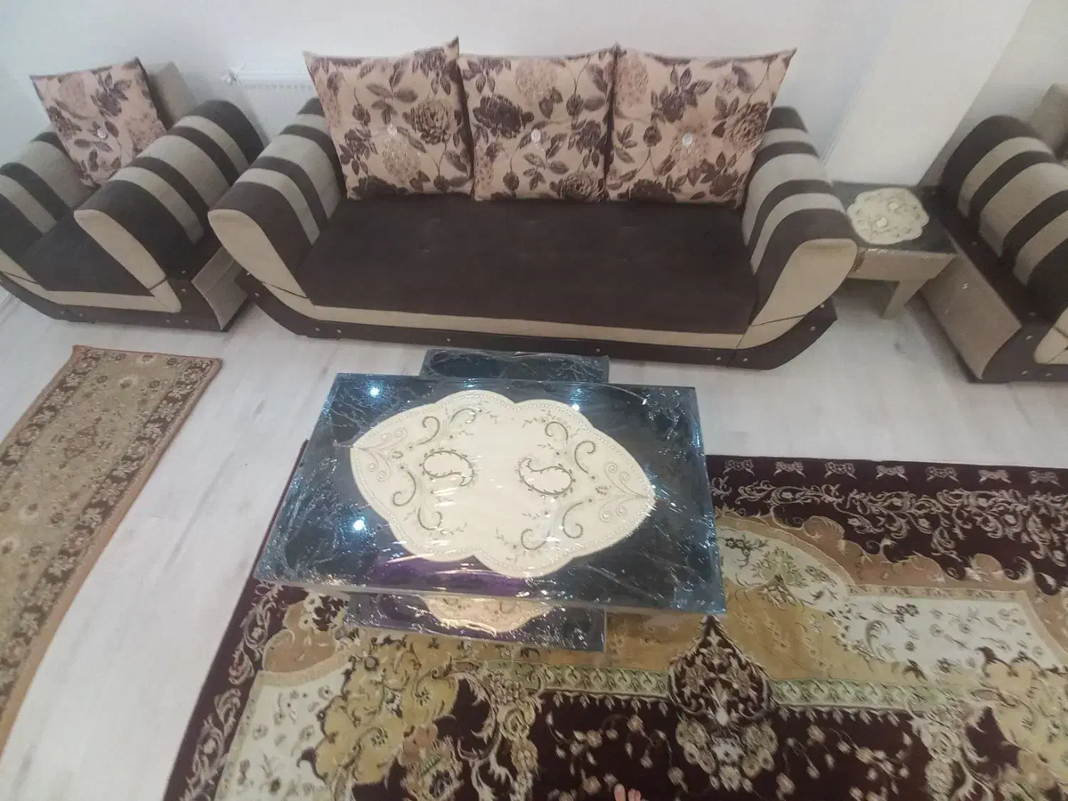 مبل داحتی|مبلمان خانگی و میز عسلی|سلماس, |دیوار