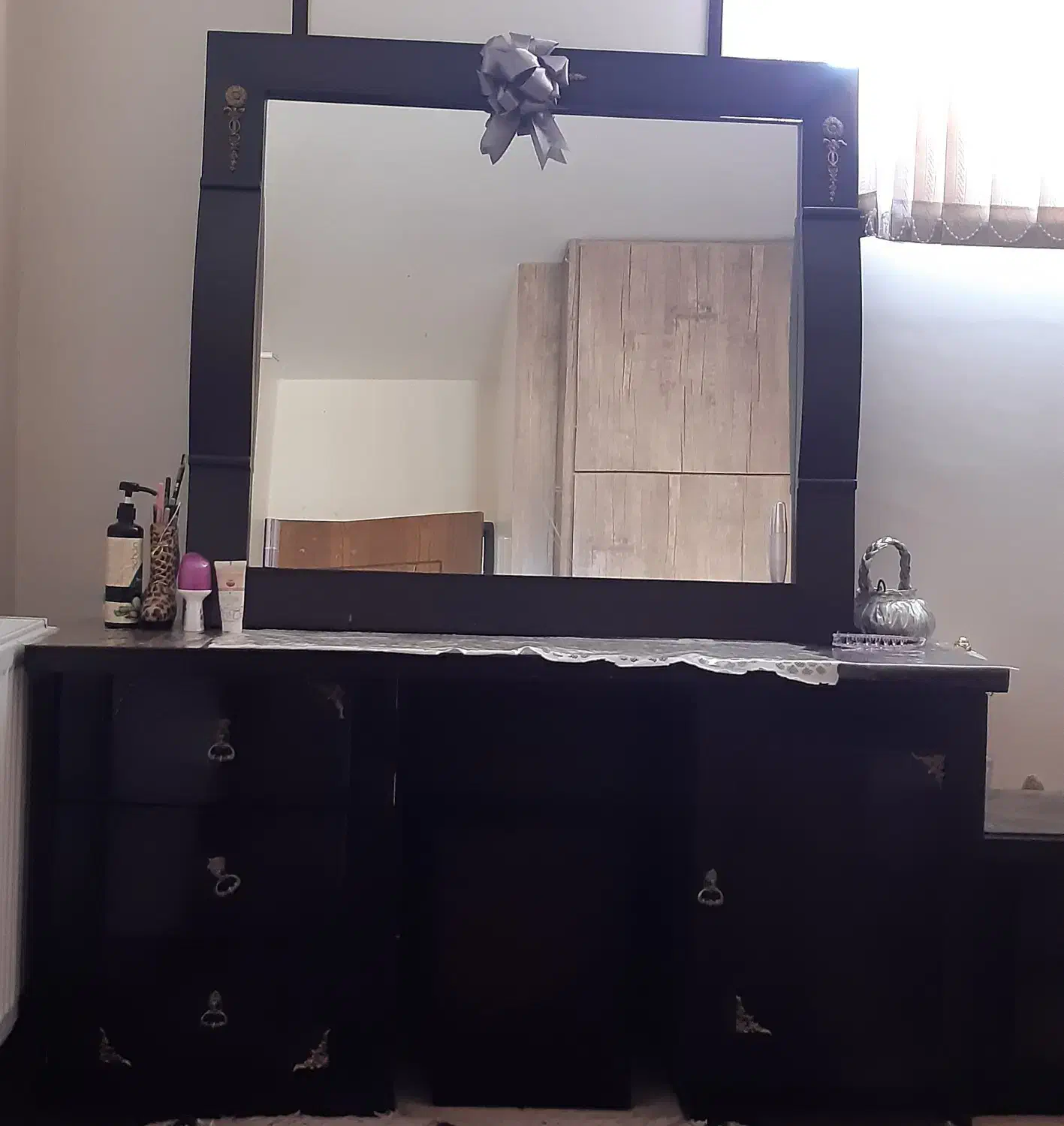 میز و آینه در حد نو|جاکفشی، کمد، دراور|شهرکرد, |دیوار