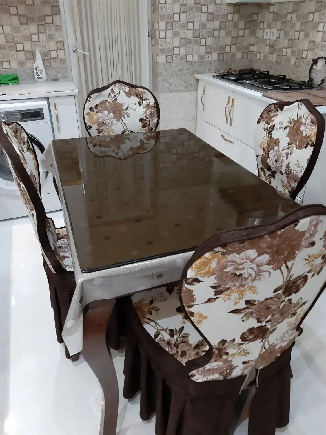 میزنهارخوری ۶ نفره با چهار صندلی همراه با روکش|میز و صندلی غذاخوری|قم, انسجام|دیوار