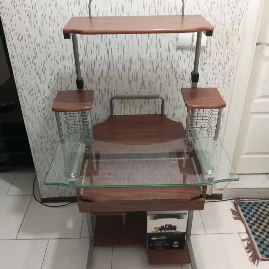 میز کامپیوتر|میز تحریر و کامپیوتر|پردیس, فاز ۱۱|دیوار