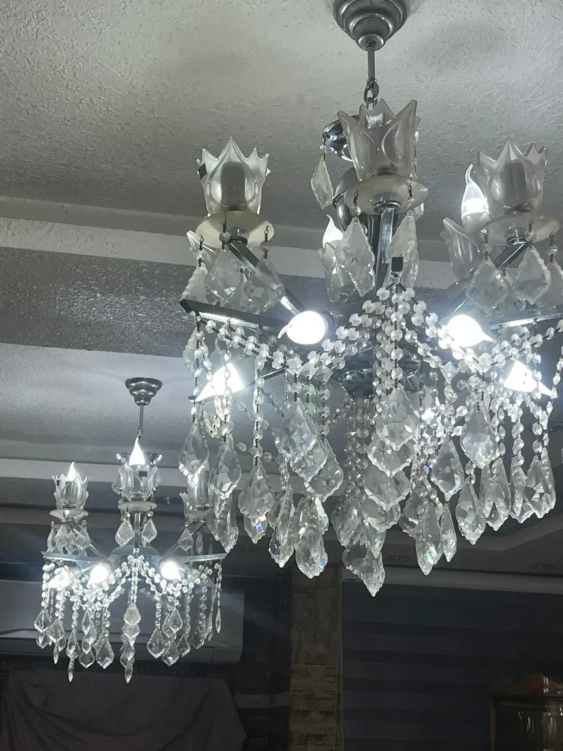 دو عدد لوستر|لوستر و چراغ آویز|بوشهر, |دیوار