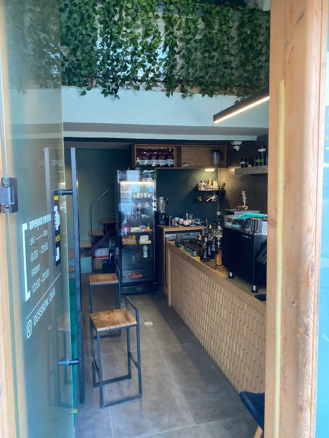 باریستا|استخدام خدمات فروشگاه و رستوران|رشت, بلوار گیلان|دیوار