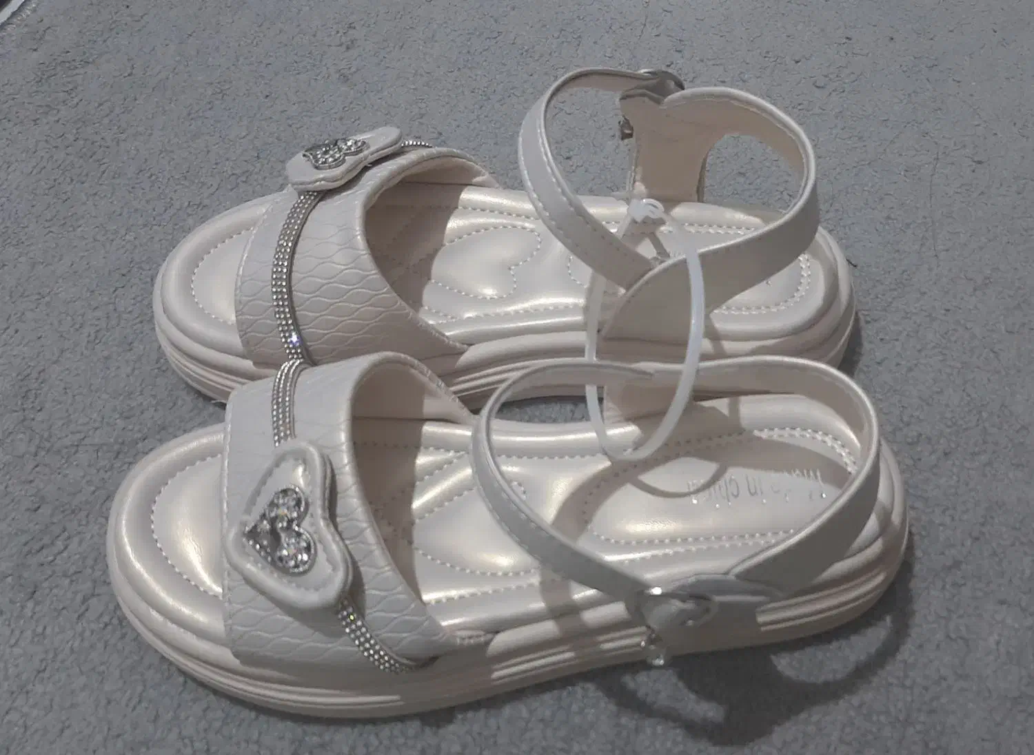 صندل|کفش و لباس بچه|قم, شهرک فاطمیه|دیوار