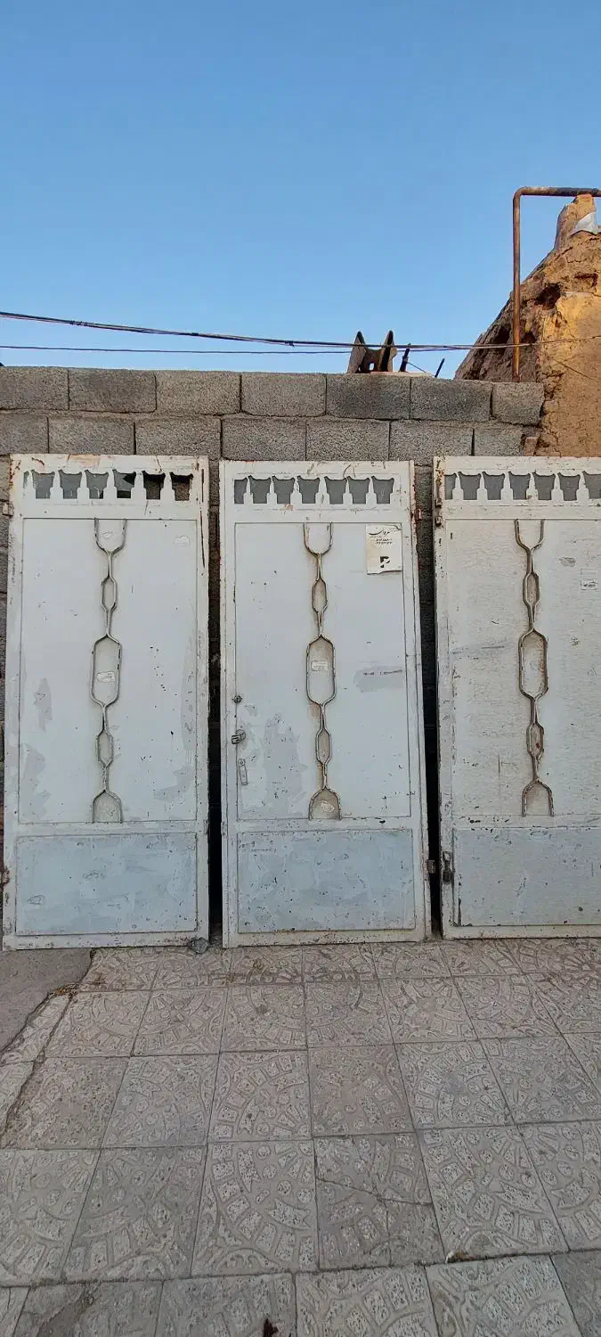 درب پارکینگ سه لنگه با چهار چوب و پنجره کامل|مصالح و تجهیزات ساختمان|مبارکه, |دیوار