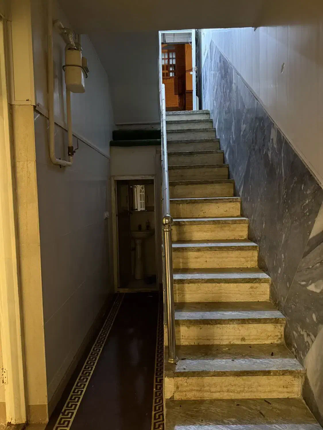 اجاره اداری ۱۰۰ متری بهترین لوکیشن زنبیل آباد|اجارهٔ دفتر کار، اتاق اداری، مطب|قم, زنبیل آباد|دیوار