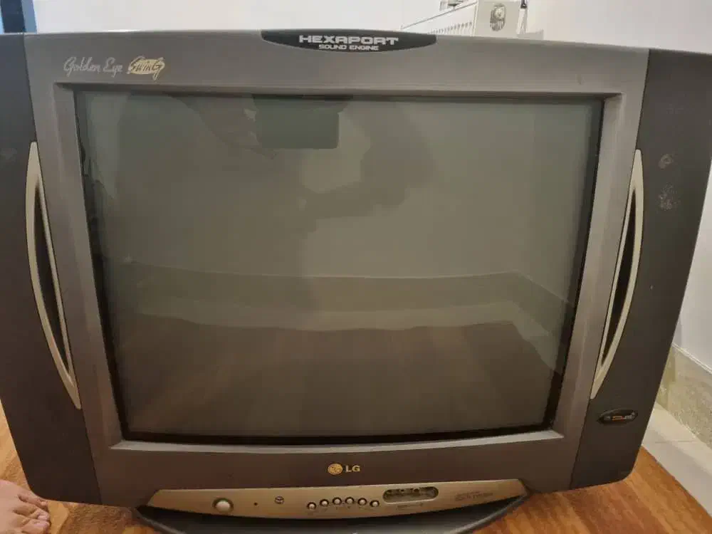 تلویزیون گردان ال جی 21 اینچ|تلویزیون و پروژکتور|سنقر, |دیوار