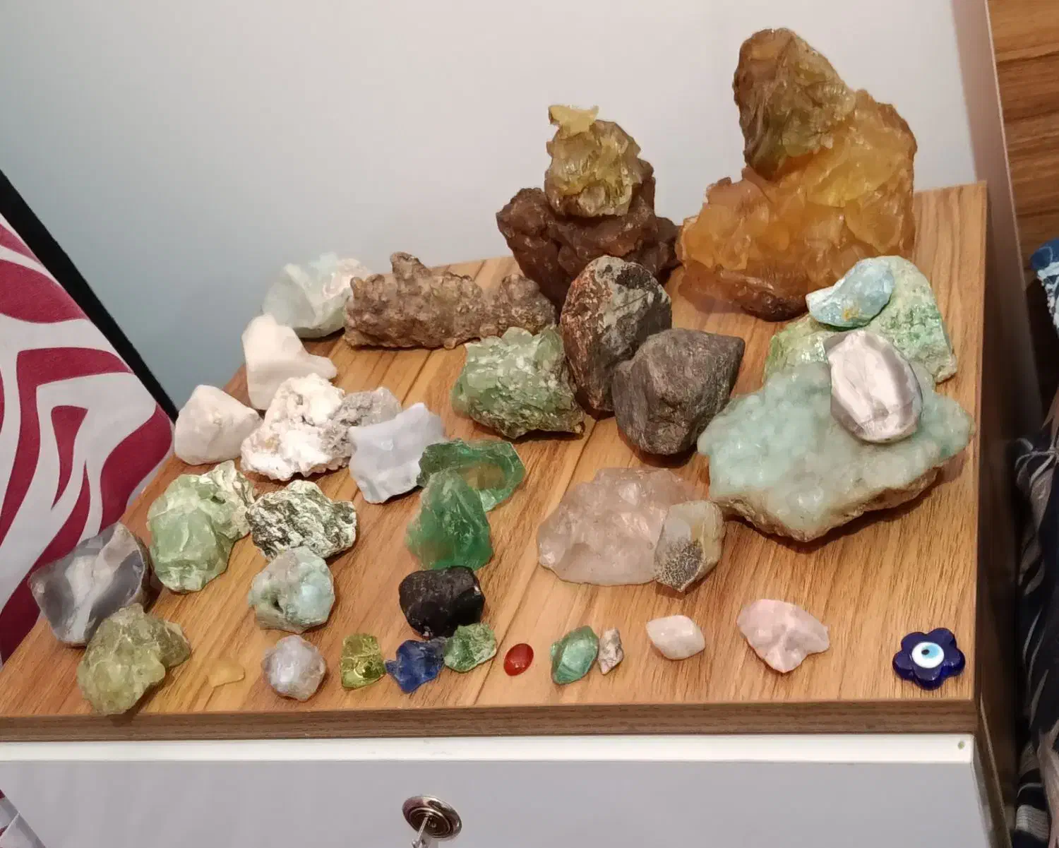 سنگ های قیمتی|جواهرات|زنجان, |دیوار