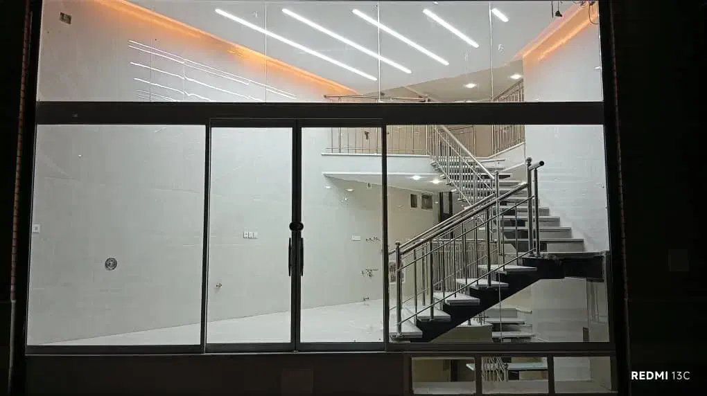 مغازه سه طبقه|اجارهٔ مغازه و غرفه|آباده, |دیوار