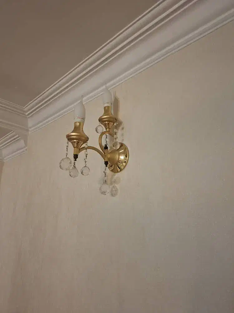 لوستر برنجی ۶ شاخه ۱۲ شعله|لوستر و چراغ آویز|ری, شهید غیوری (ابن باویه)|دیوار