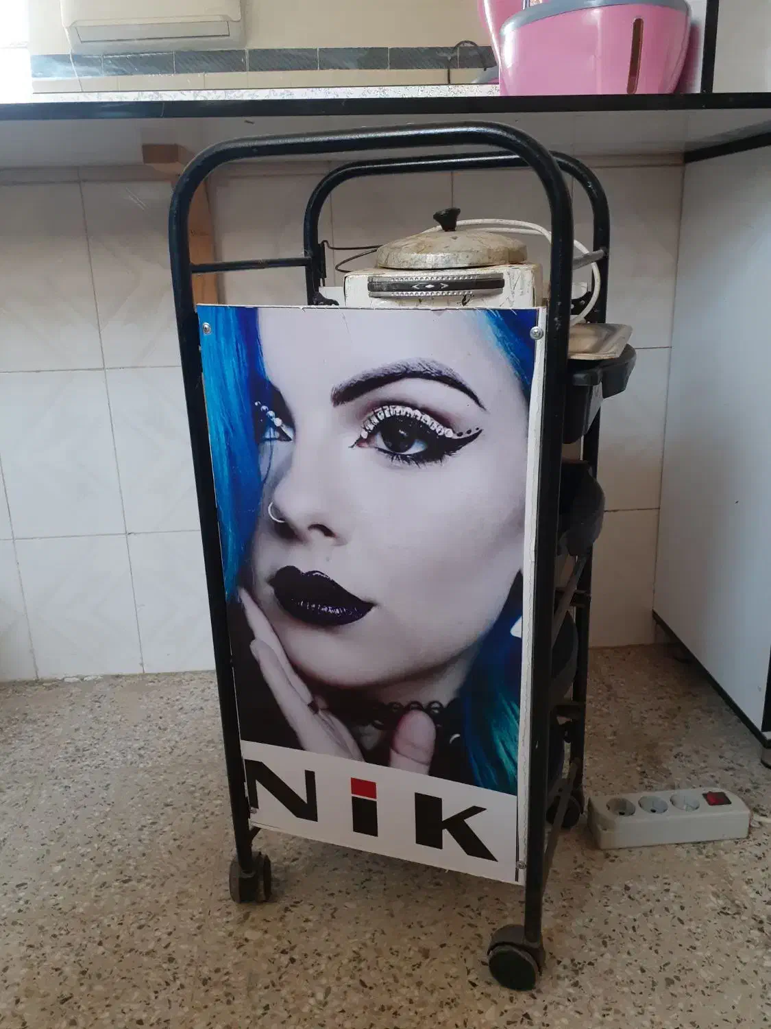 دکور آرایشگاه بفروش میرسد|آرایشگاه و سالنهای زیبایی|گتوند, |دیوار