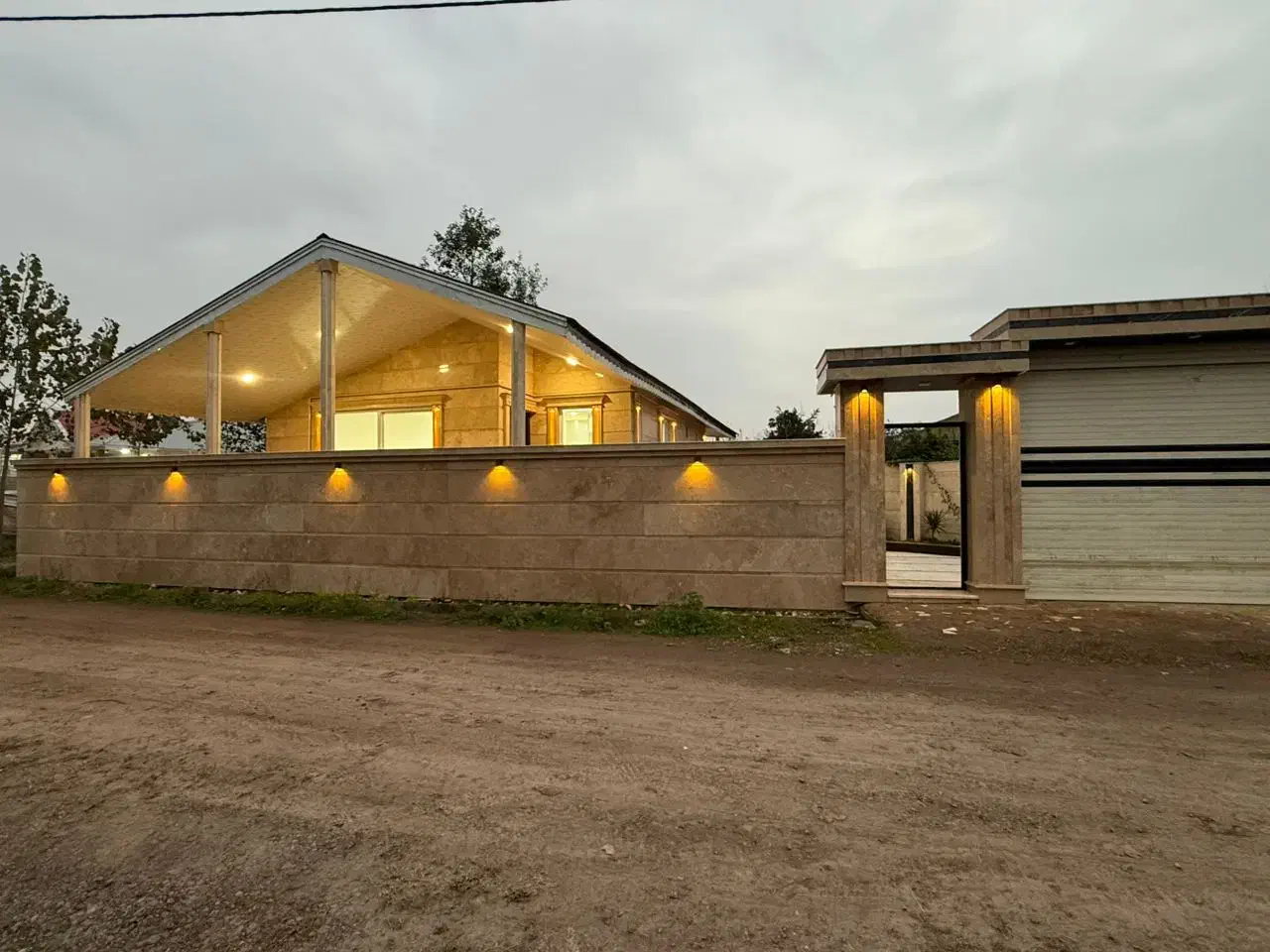 ویلا ۲۷۰ متری خوش قیمت در دل طبیعت|فروش خانه و ویلا|خشکبیجار, |دیوار