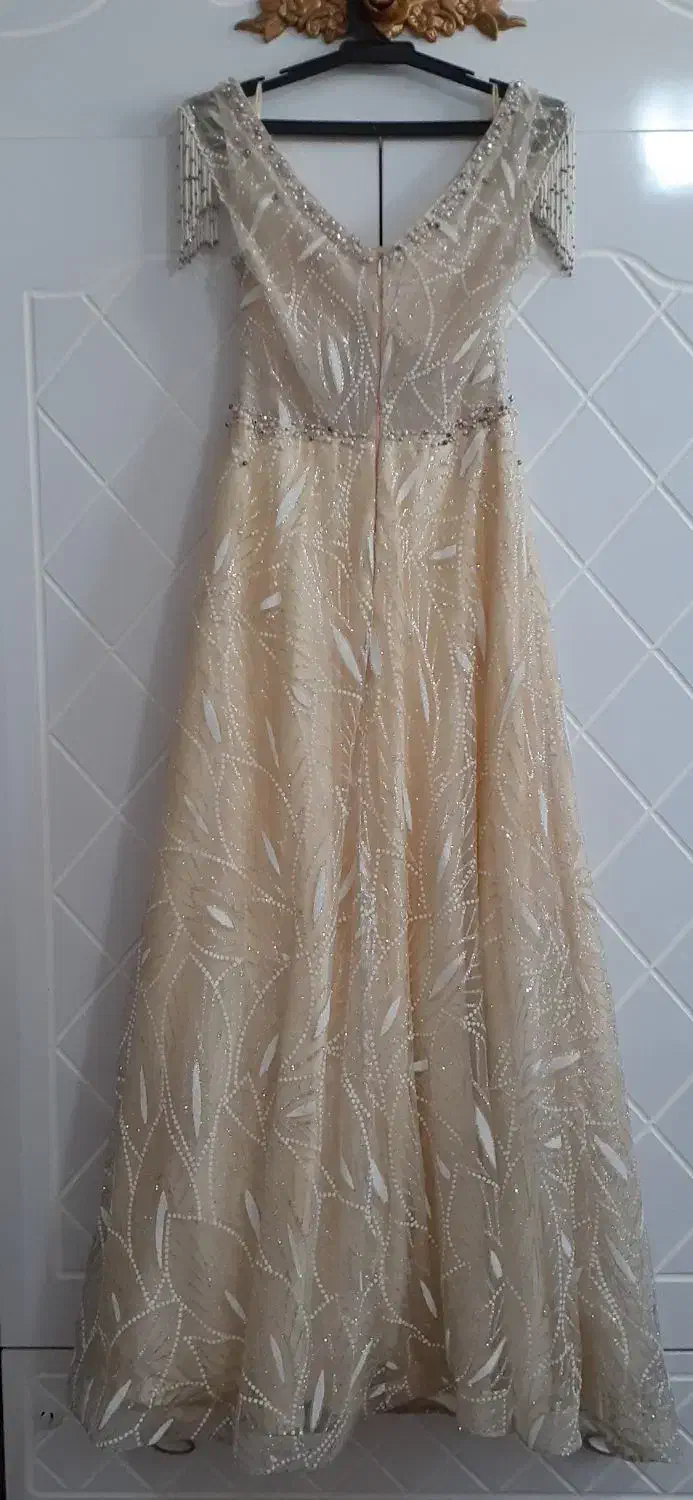 لباس مجلسی بلند|لباس|باغ بهادران, |دیوار