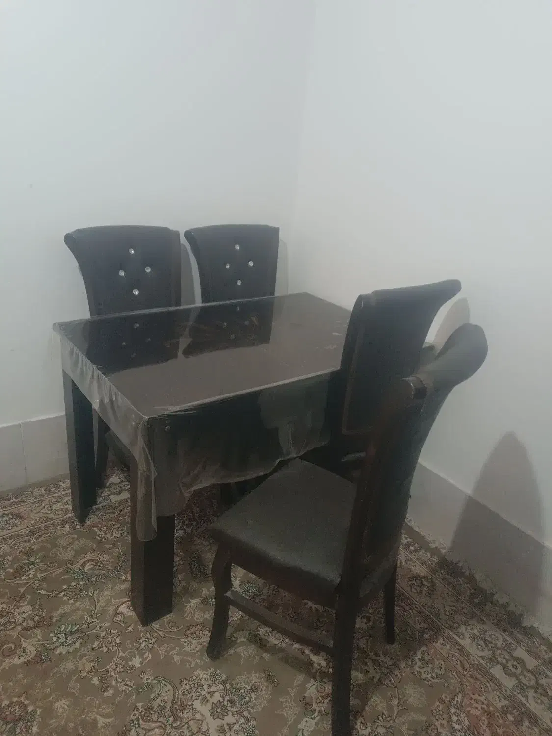 میز ناهار خوری 4 نفره|میز و صندلی غذاخوری|شیراز, کوشک میدان|دیوار