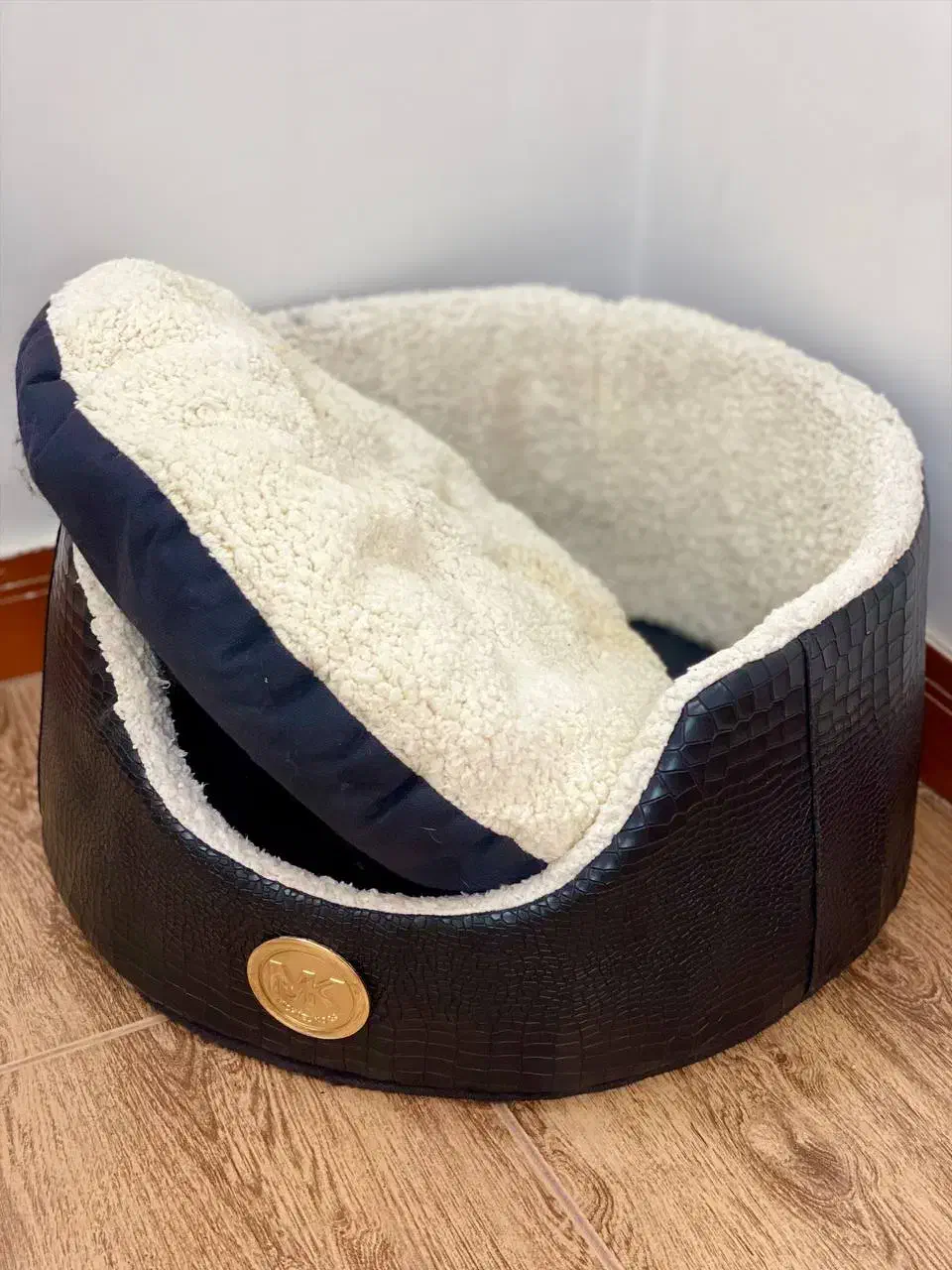 جای خواب گربه برند MK|لوازم جانبی حیوانات|هشتگرد, شهرک راه آهن|دیوار