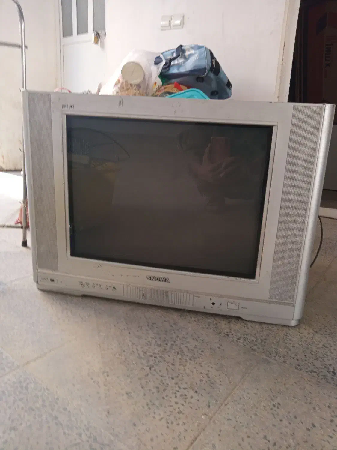 تلویزیون اسنوا ۲۱ اینچ|تلویزیون و پروژکتور|مهاجران, |دیوار