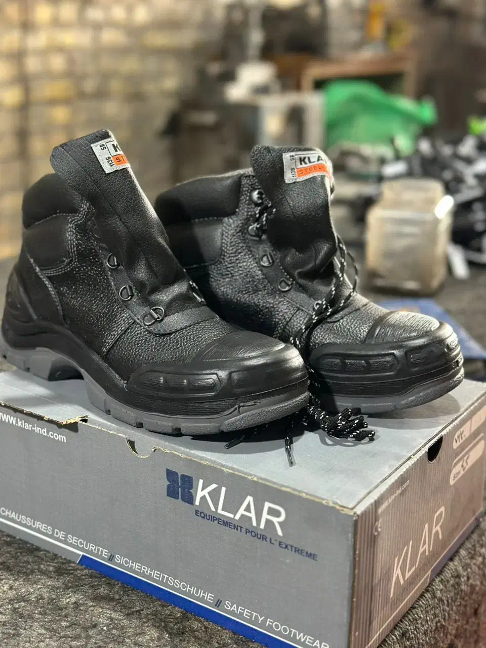 کفش کار کلار سایز ۴۳|کیف، کفش، کمربند|یزد, |دیوار