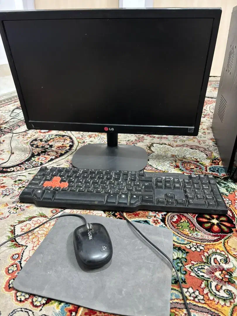 کامپیوتر|رایانه رومیزی|پیشوا, |دیوار