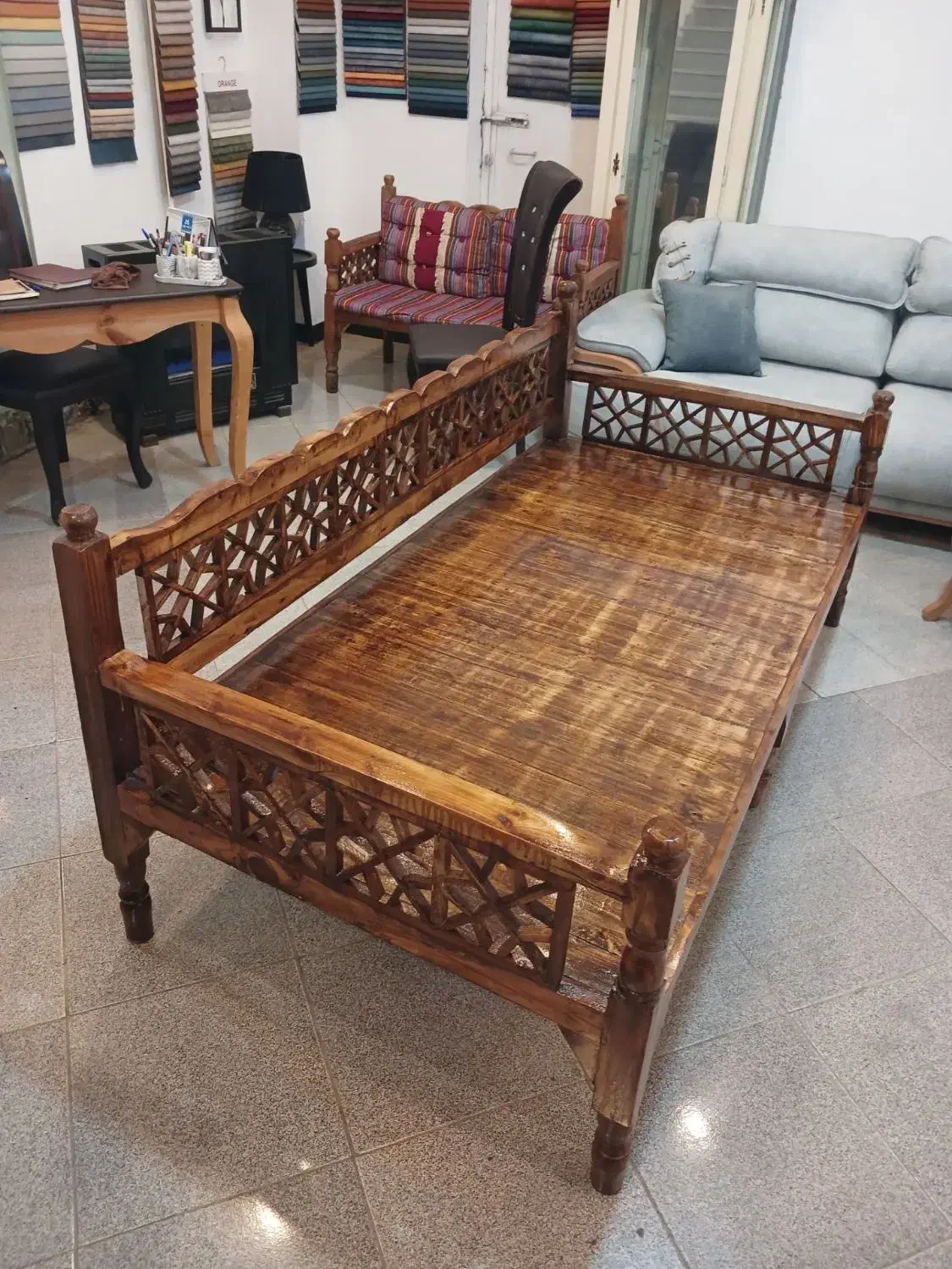 تخت سنتی چوبی گره چینی|مبلمان خانگی و میز عسلی|لاهیجان, بازکیاگوراب|دیوار