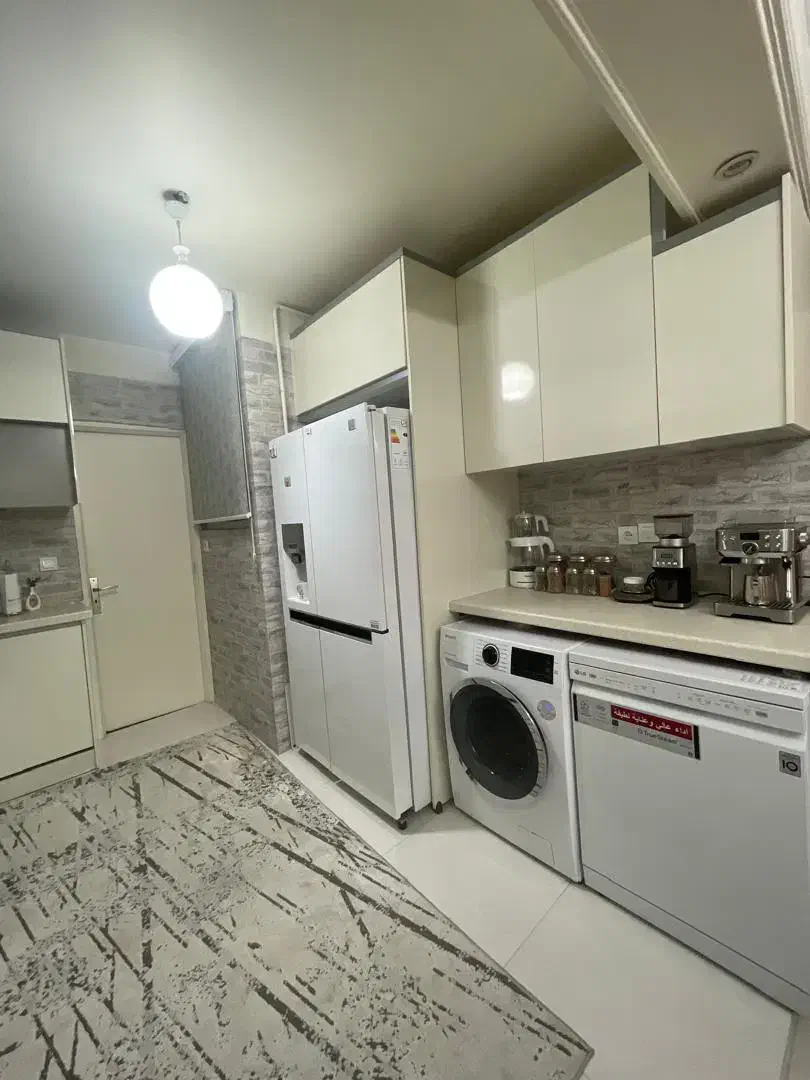 ۵۵متری صادقیه فول امکانات