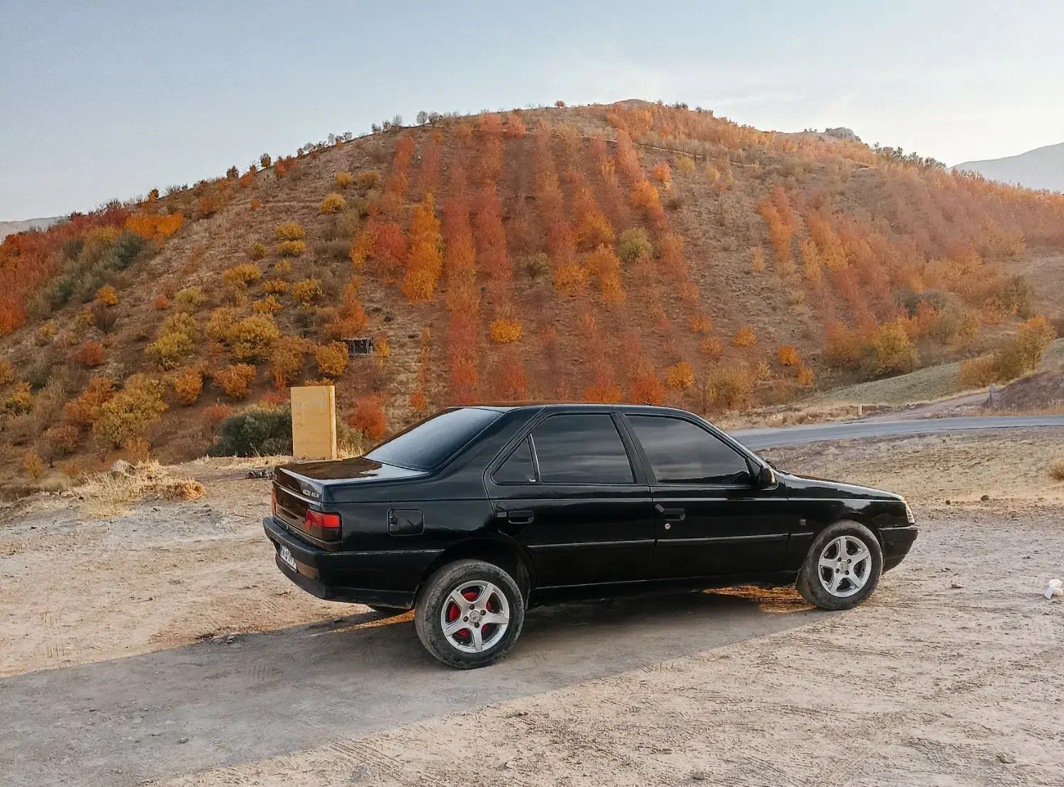 پژو ۴۰۵مشکی مدل ۹۴|خودرو سواری و وانت|کامیاران, |دیوار