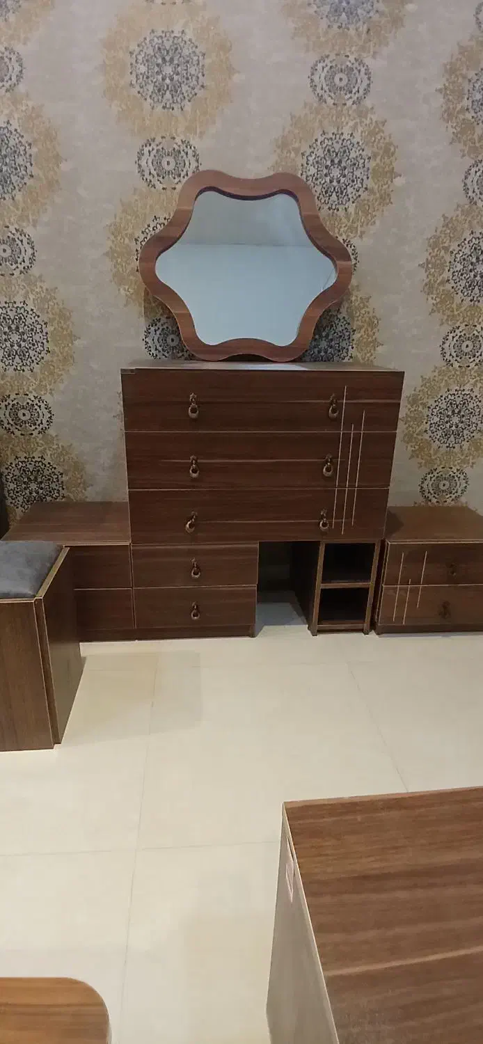 میز آرایش و پاتختی|جاکفشی، کمد، دراور|سبزوار, قصبه غربی|دیوار