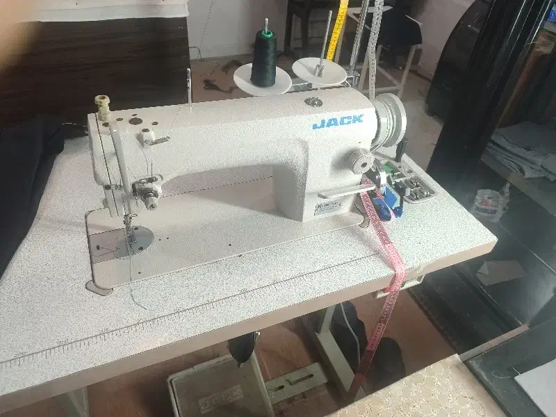 چرخ سردوز سه نخ بسیار تمیز مرتب|چرخ خیاطی و ریسندگی|تربت‌حیدریه, سرمحله|دیوار