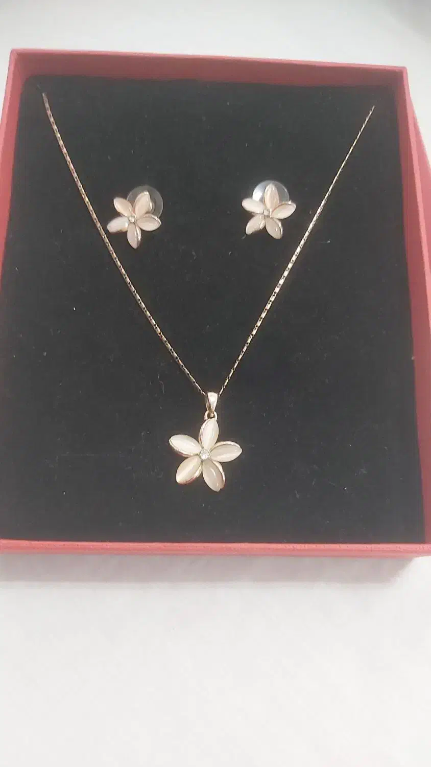 ست گردنبند وگوشواره زیباوخاص پسند قیمت مناسب|بدلیجات|فریدونکنار, |دیوار